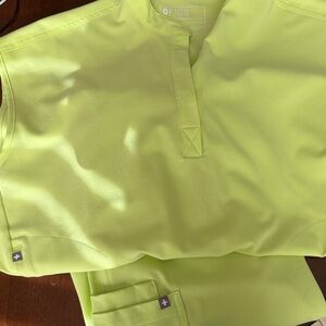 Figs Neon Green Scrub set, m scrub top and medium regular pants, worn twice.